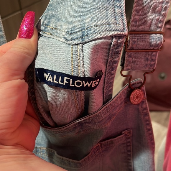 Wall Flower Womens Jean Short Overalls Size Medium. - Picture 4 of 6